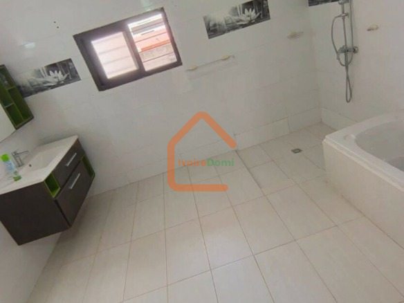 🏡 À LOUER – DUPLEX 7 PIÈCES À COCODY FAYA (CITÉ PRESTIGE)