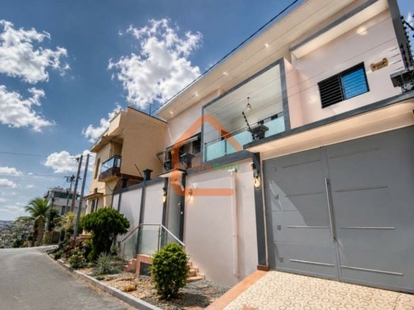 🏡 À LOUER – DUPLEX 7 PIÈCES À COCODY FAYA (CITÉ PRESTIGE)