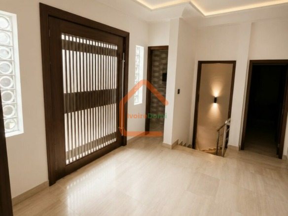 ✨ À LOUER – VILLA D’EXCEPTION AVEC PISCINE À RIVIERA 4 – CITÉ BLANCHE ✨