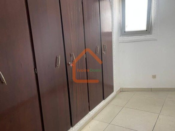 ✨ À LOUER – VILLA DUPLEX DE STANDING 9 PIÈCES À COCODY 2 PLATEAUX – CITÉ VERSANT ✨
