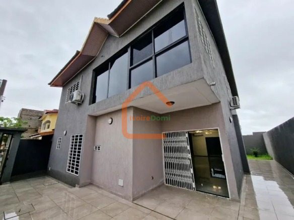 ✨ À LOUER – VILLA DUPLEX 6 PIÈCES À BINGERVILLE COCODY – CITÉ DE LA CELLE (ABIDJAN) ✨