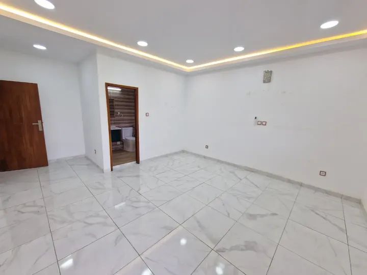 ✨ À LOUER – VILLA DUPLEX 6 PIÈCES À BINGERVILLE COCODY – CITÉ DE LA CELLE (ABIDJAN) ✨