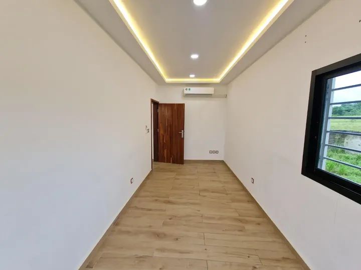 ✨ À LOUER – VILLA DUPLEX 6 PIÈCES À BINGERVILLE COCODY – CITÉ DE LA CELLE (ABIDJAN) ✨