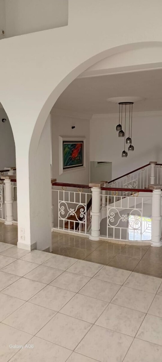 🔥 À LOUER – VILLA DUPLEX 12 PIÈCES DE HAUT STANDING À COCODY RIVIERA 2 – IDÉALE BUREAUX 🔥