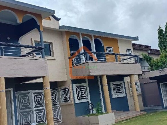 🔥 À LOUER – VILLA DUPLEX 12 PIÈCES DE HAUT STANDING À COCODY RIVIERA 2 – IDÉALE BUREAUX 🔥