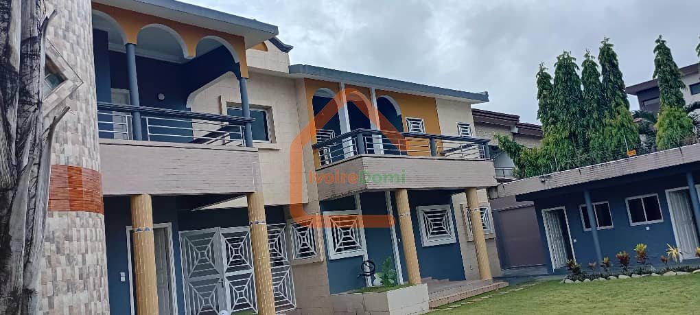 🔥 À LOUER – VILLA DUPLEX 12 PIÈCES DE HAUT STANDING À COCODY RIVIERA 2 – IDÉALE BUREAUX 🔥