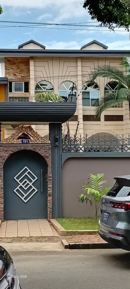 🔥 À LOUER – VILLA DUPLEX 12 PIÈCES DE HAUT STANDING À COCODY RIVIERA 2 – IDÉALE BUREAUX 🔥