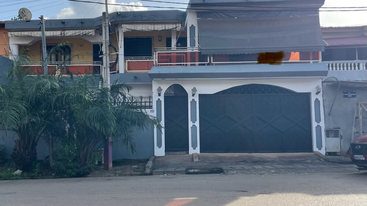 D’une villa duplex de 5 pièces à Grand Bassam Mondoukou