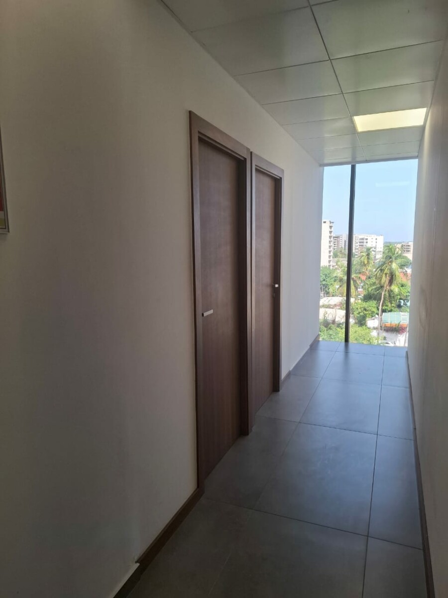 Bureau à louer marcory zone 4 avec une superficie de 330m²