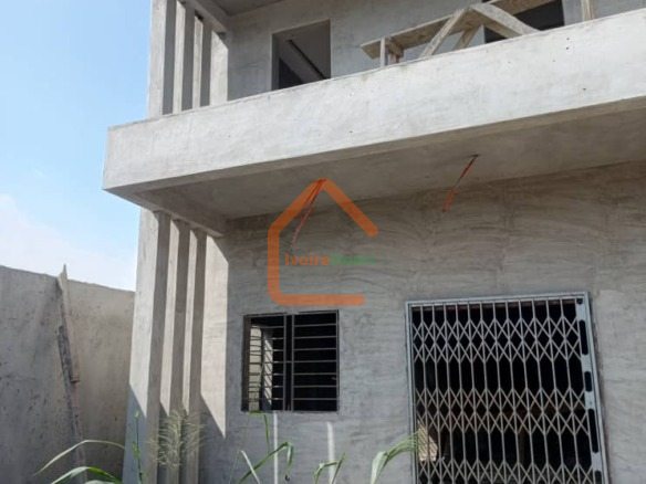 Villa Duplex à vendre Abatta 9 pièces