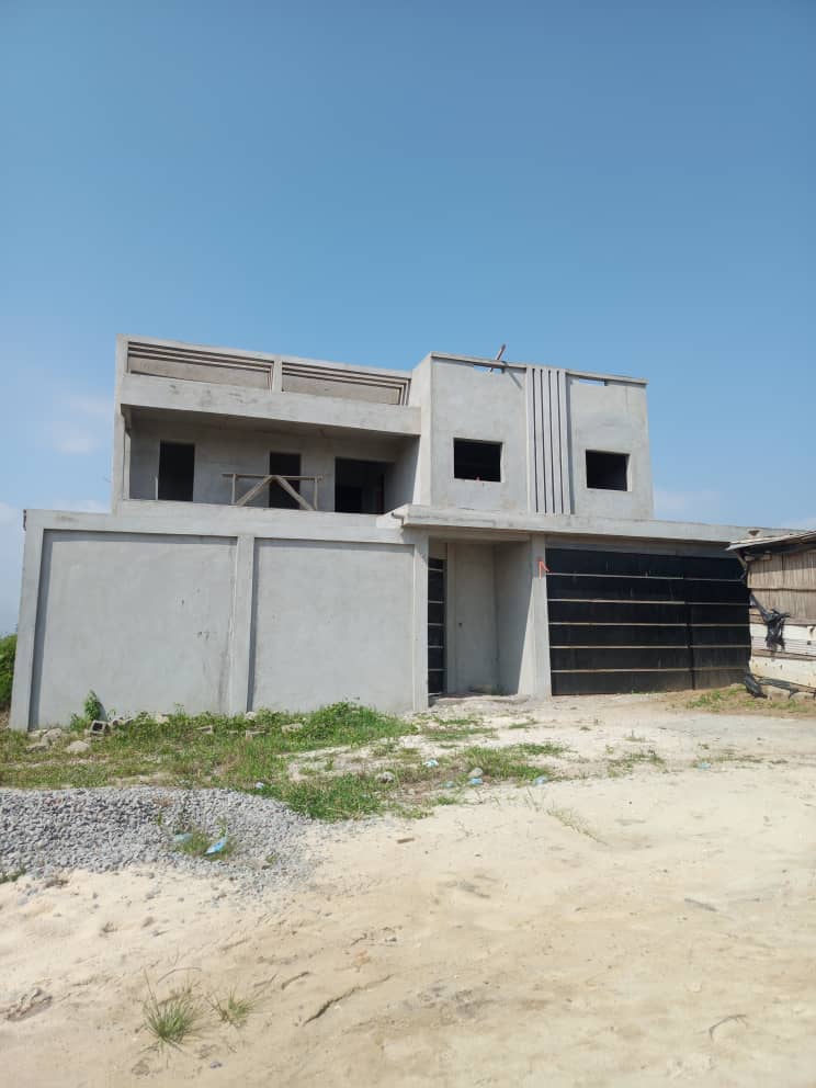 Villa Duplex à vendre Abatta 9 pièces