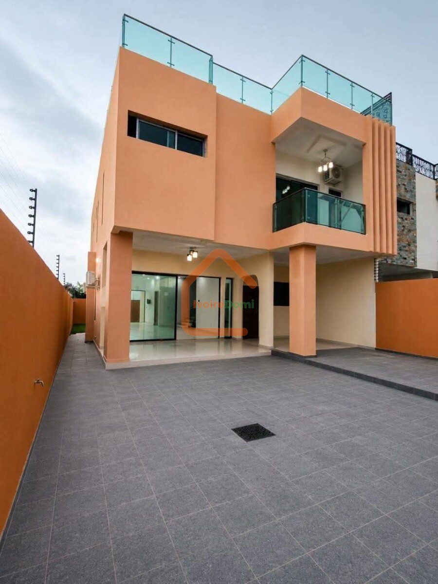 UNE VILLA F6 SUR 345M2 A BINGERVILLE ANAN RESIDENTIELLE AVEC VUE LAGUNAIRE