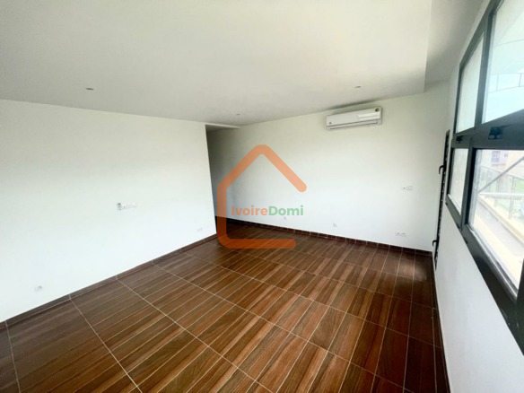 A LOUER UNE BELLE VILLA DUPLEX 7 PIECES A LA RIVIERA ABATTA