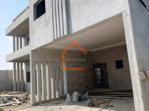 Villa Duplex à vendre Abatta 9 pièces