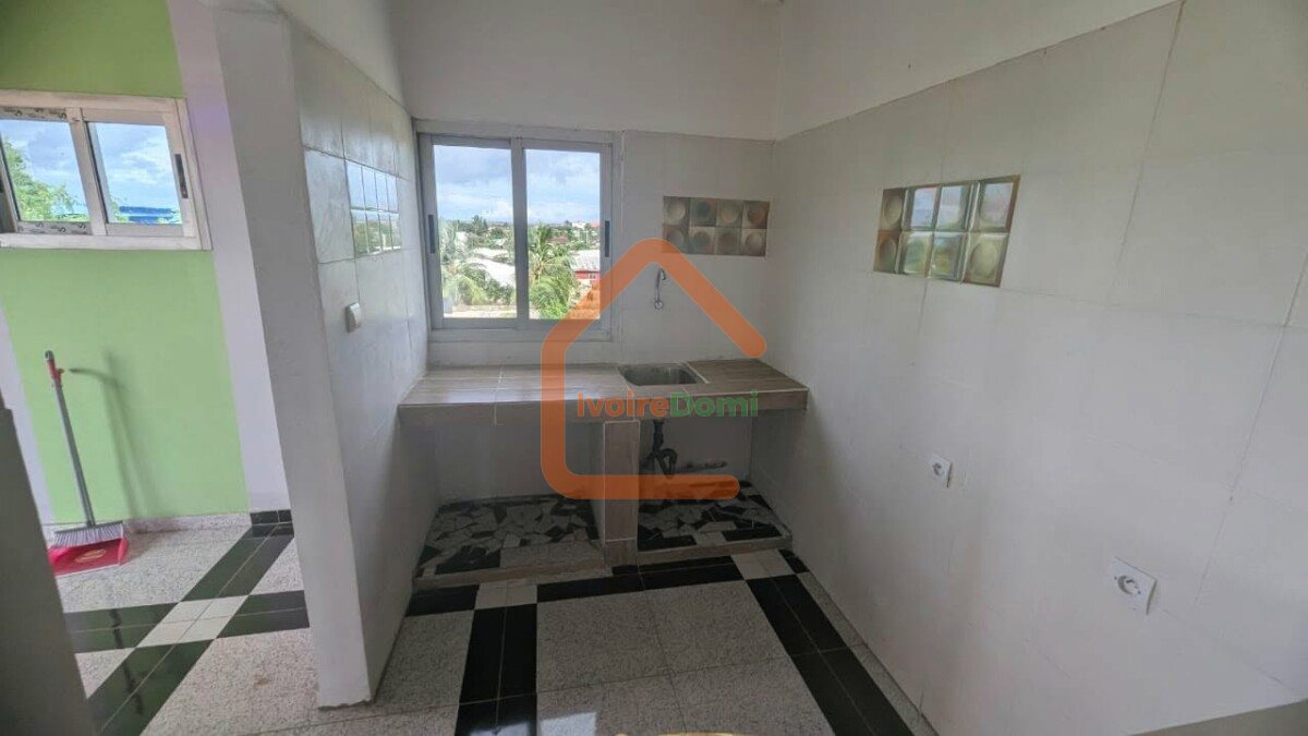 APPARTEMENT A LOUER YAOU NOUVEAU QUARTIER 2ème étage