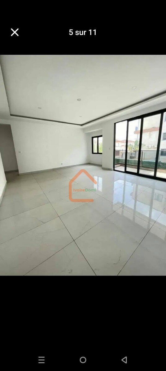 3 IMMEUBLES R+3 DE 8 APPARTS CHACUN A LA RIVIERA FAYA SYNATRESOR