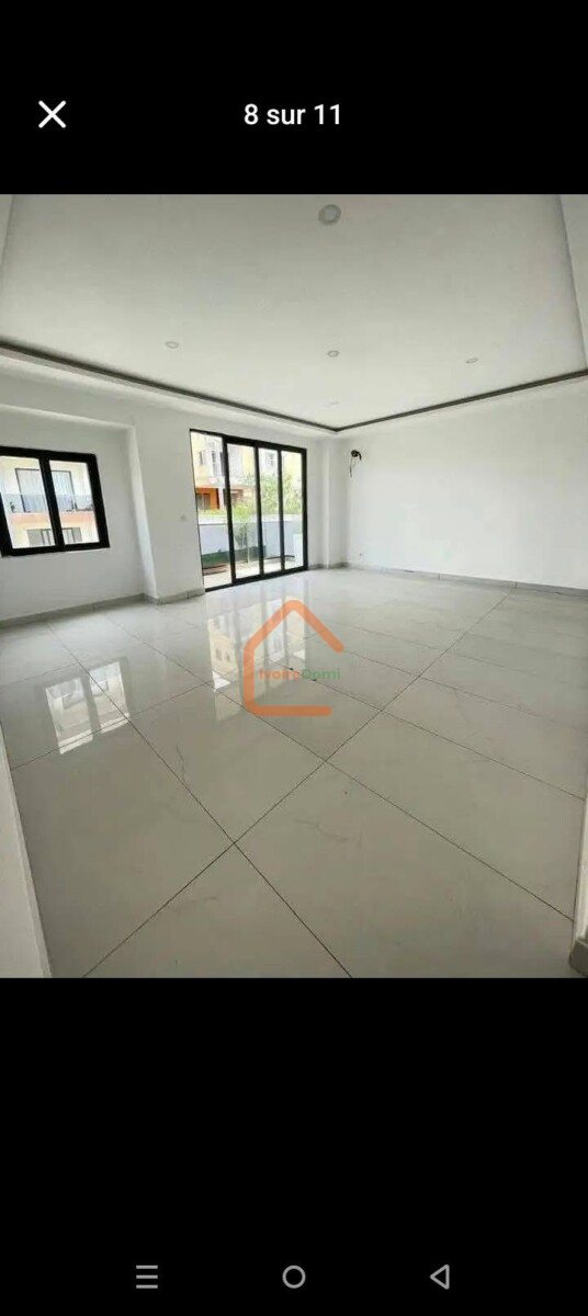 3 IMMEUBLES R+3 DE 8 APPARTS CHACUN A LA RIVIERA FAYA SYNATRESOR