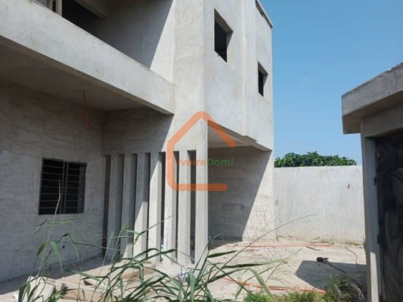Villa Duplex à vendre Abatta 9 pièces