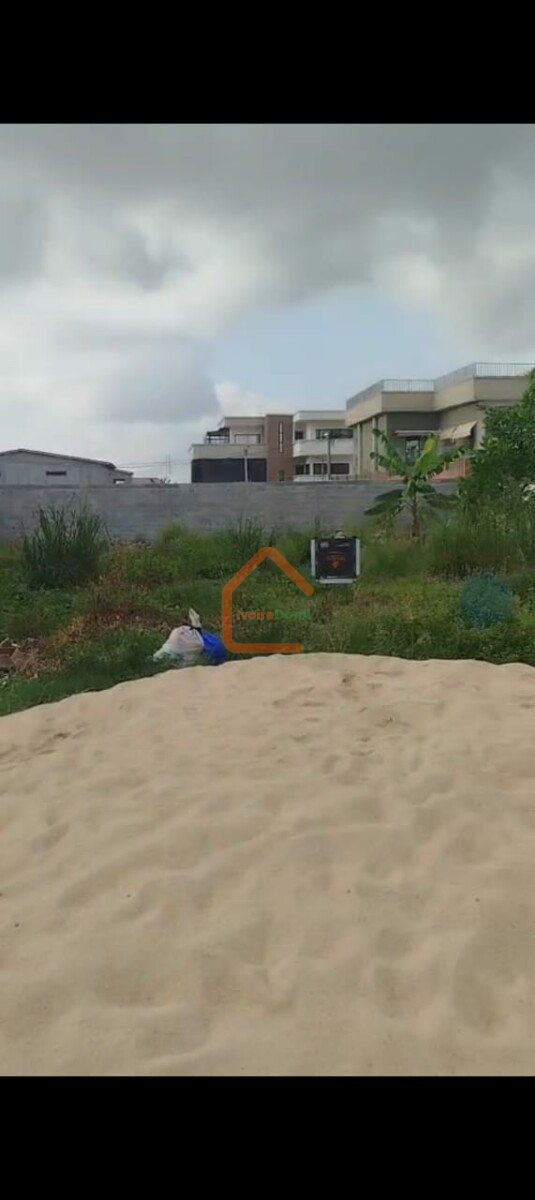 vente de terrain a cocody angre nouveau chu djorobite