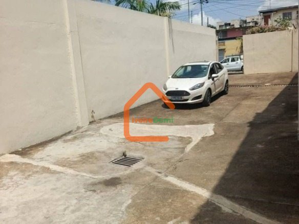 🔥 À LOUER – DUPLEX 16 PIÈCES AUX DEUX-PLATEAUX SOCOCÉ (CÔTÉ VALLON) – IDÉAL BUREAUX OU HABITATION
