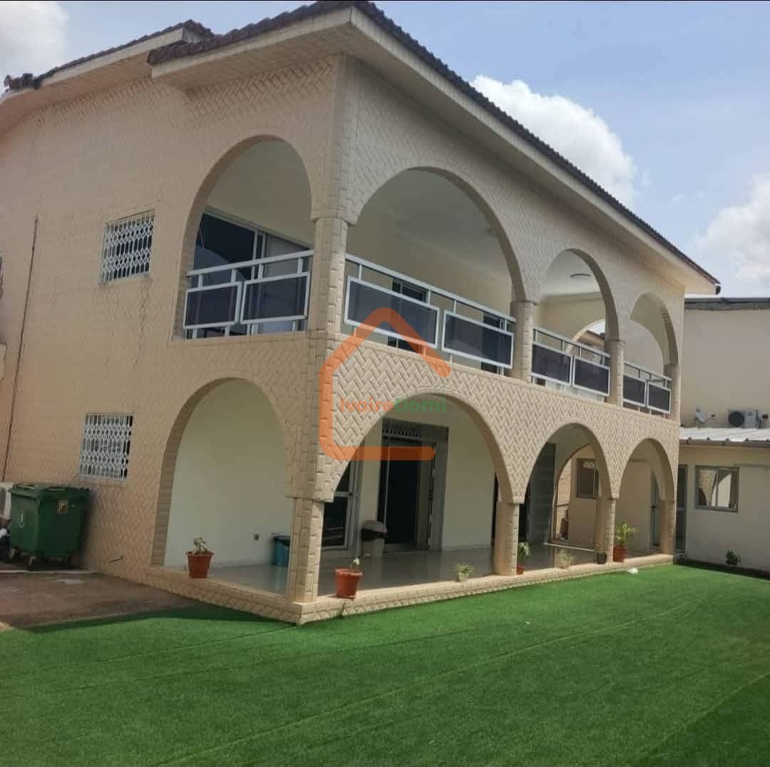 🔥 À LOUER – DUPLEX 16 PIÈCES AUX DEUX-PLATEAUX SOCOCÉ (CÔTÉ VALLON) – IDÉAL BUREAUX OU HABITATION