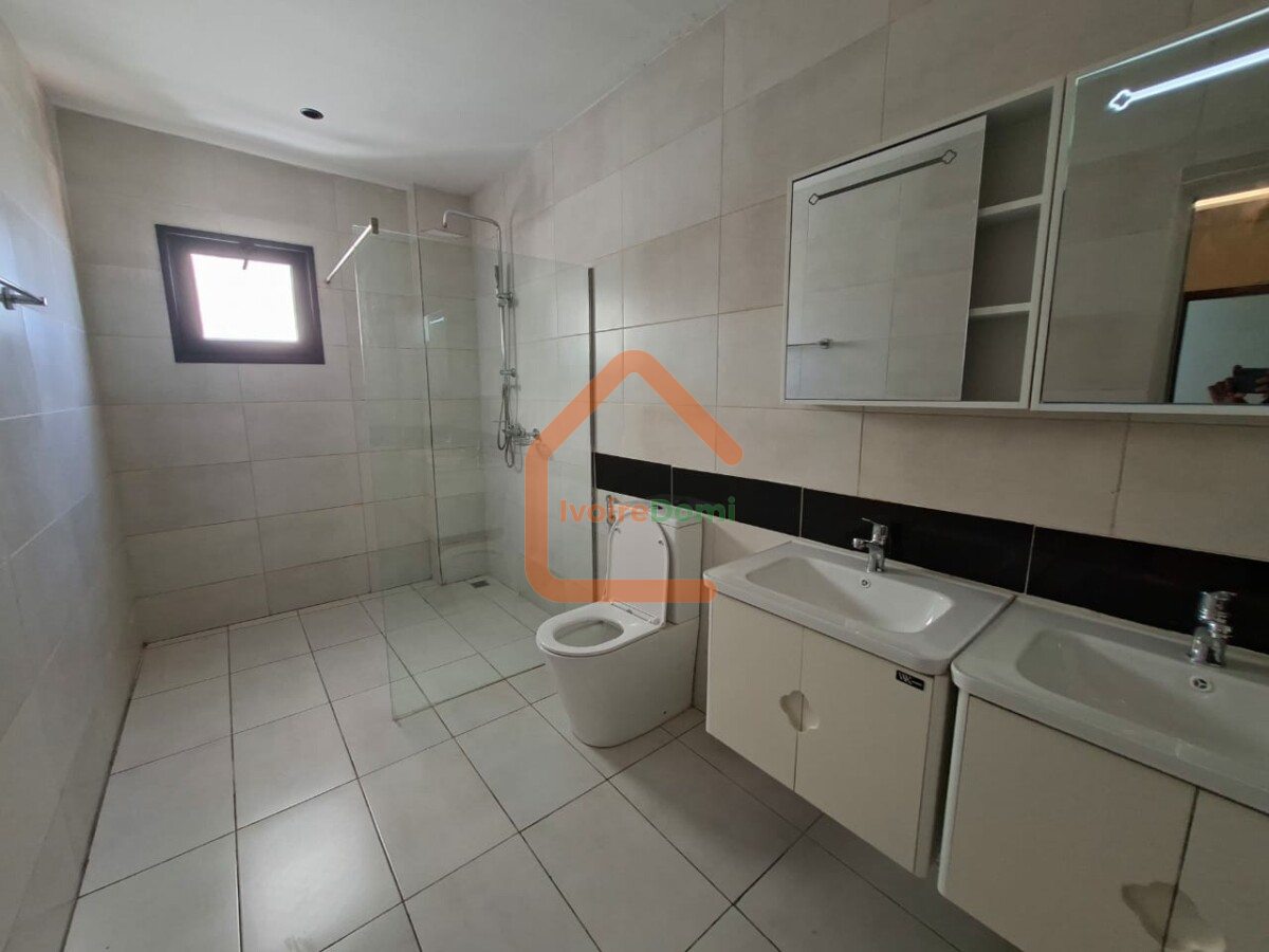 Appartement meublé 4 pièces Cocody Riviera 4