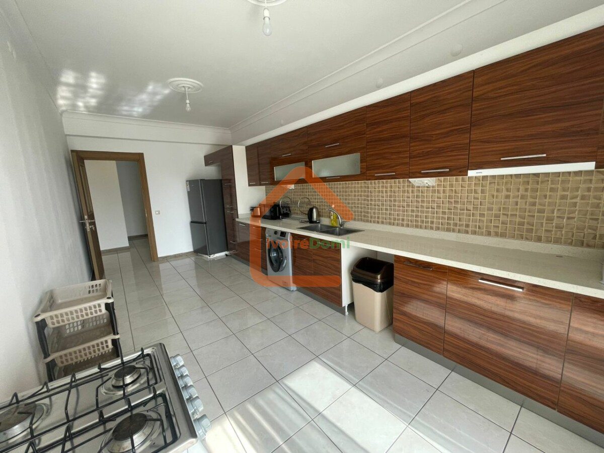 🏡 À LOUER – APPARTEMENT 4 PIÈCES DE STANDING À MARCORY ZONE 4 – RÉSIDENCE OUMOU SIDIBÉ