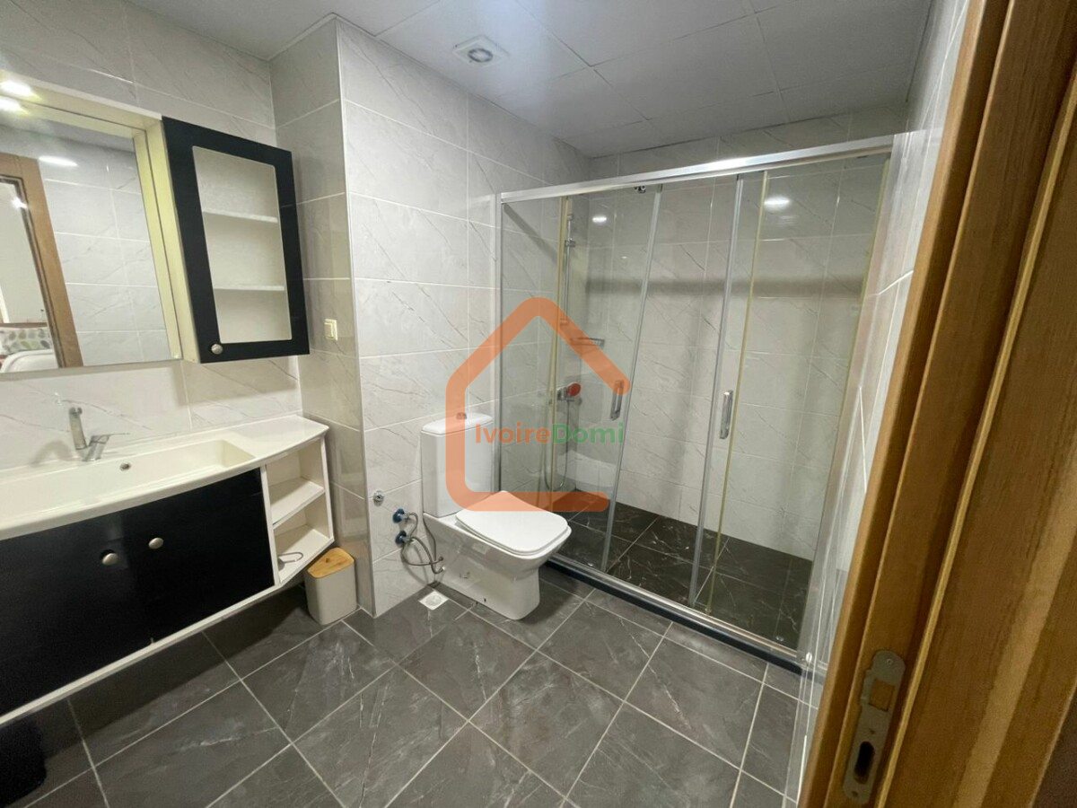 🏡 À LOUER – APPARTEMENT 4 PIÈCES DE STANDING À MARCORY ZONE 4 – RÉSIDENCE OUMOU SIDIBÉ