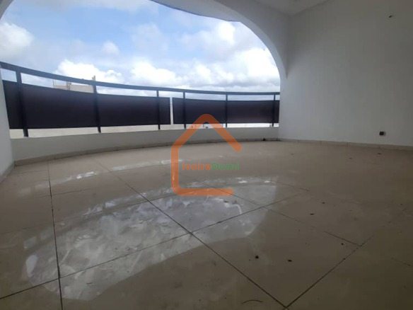 🏡 RIVIERA 4 – VILLA DUPLEX T12 DE HAUT STANDING À LOUER