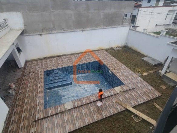 🏡 RIVIERA 4 – VILLA DUPLEX T12 DE HAUT STANDING À LOUER