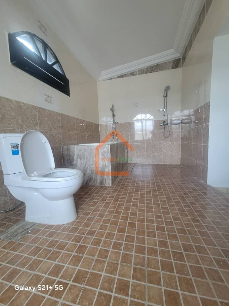 🏡 RIVIERA 4 – VILLA DUPLEX T12 DE HAUT STANDING À LOUER