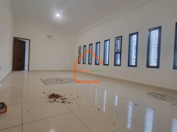 🏡 RIVIERA 4 – VILLA DUPLEX T12 DE HAUT STANDING À LOUER