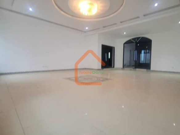 🏡 RIVIERA 4 – VILLA DUPLEX T12 DE HAUT STANDING À LOUER