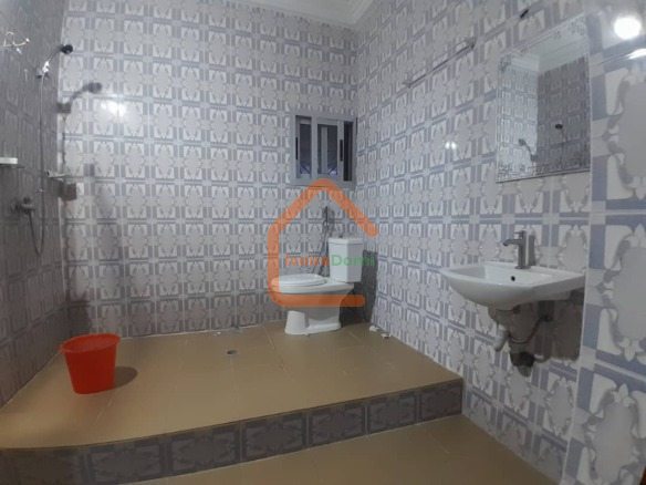🔥 À LOUER – VILLA DUPLEX 9 PIÈCES À COCODY ANGRÉ DJOROGOBITÉ 1 (NOUVEAU CHU) 🔥