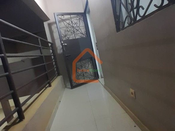 🔥 À LOUER – VILLA DUPLEX 9 PIÈCES À COCODY ANGRÉ DJOROGOBITÉ 1 (NOUVEAU CHU) 🔥
