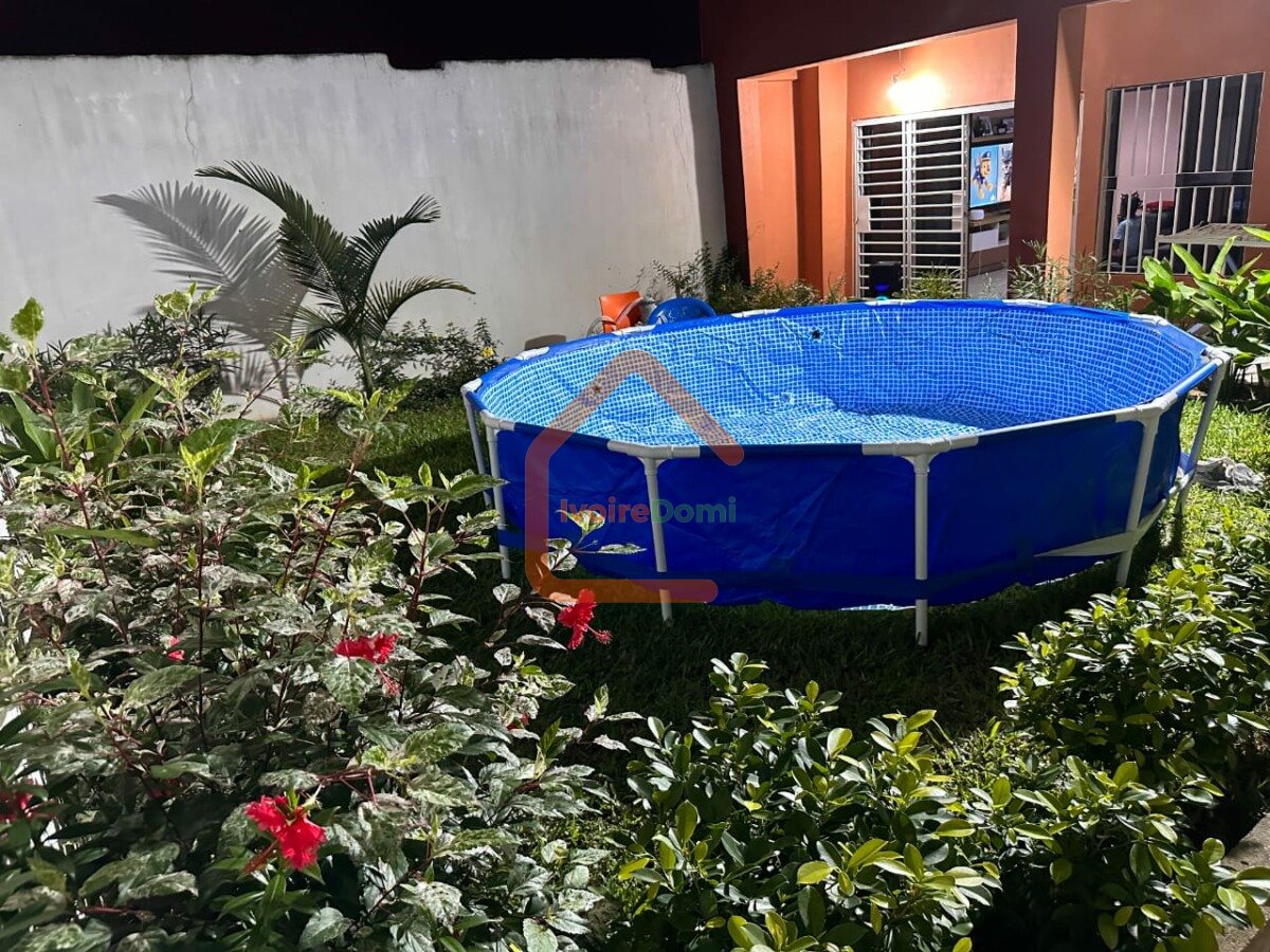 1 VILLA DUPLEX 5 PIECES SUR 300M2 A L’ENTREE BINGERVILLE