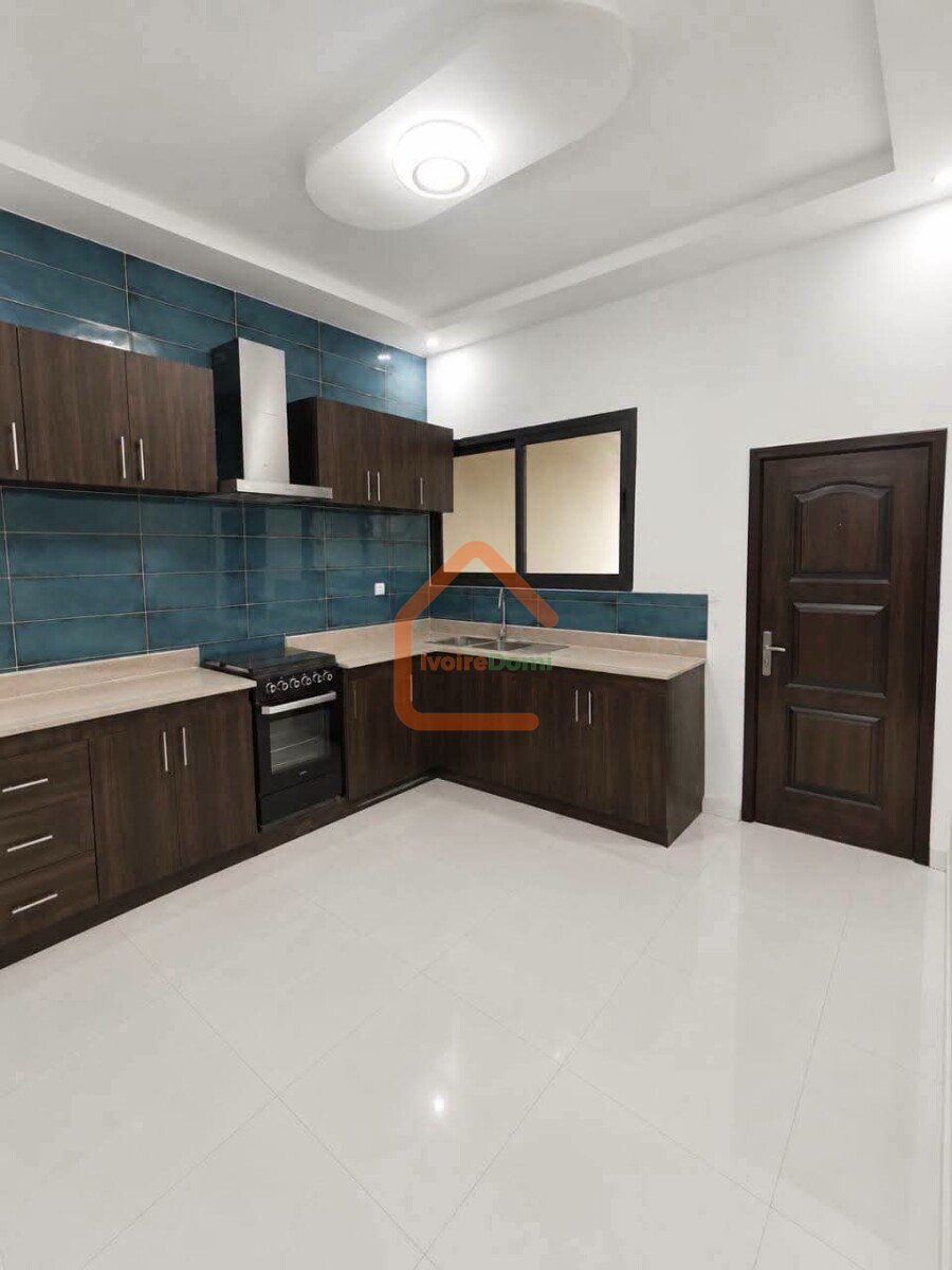 UNE VILLA F6 SUR 345M2 A BINGERVILLE ANAN RESIDENTIELLE AVEC VUE LAGUNAIRE