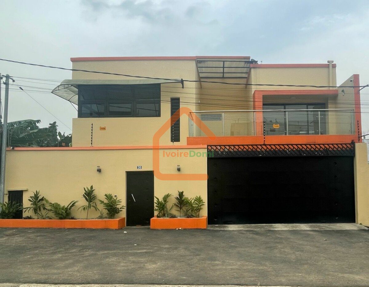 A LOUER UNE BELLE VILLA DUPLEX 7 PIECES A LA RIVIERA ABATTA