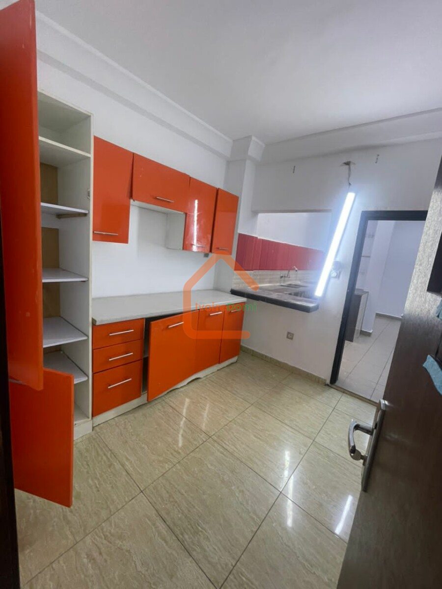 VILLA DUPLEX À VENDRE A COCODY ANGRÉ 8ÈME TRANCHE CITÉ MAGNIN. 195 MILLIONS FCFA. TÉL 0101681734