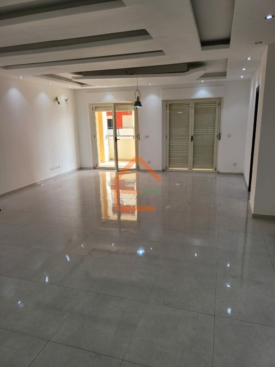 Appartement 4 pièces en vente bassam cité Italia 2