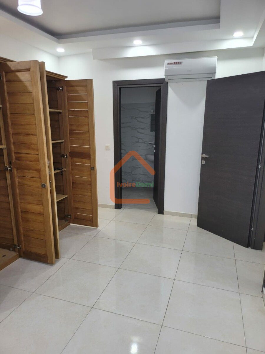 Appartement 4 pièces en vente bassam cité Italia 2