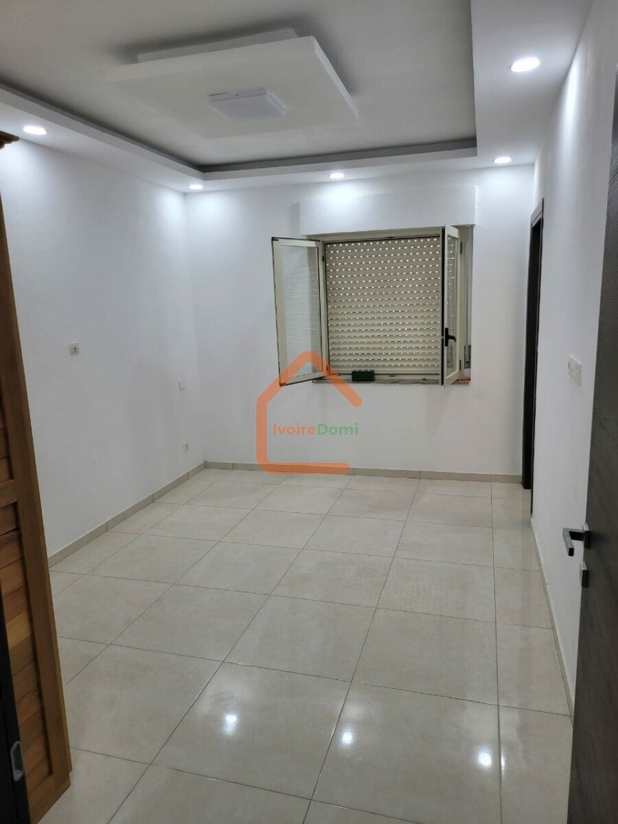 Appartement 4 pièces en vente bassam cité Italia 2