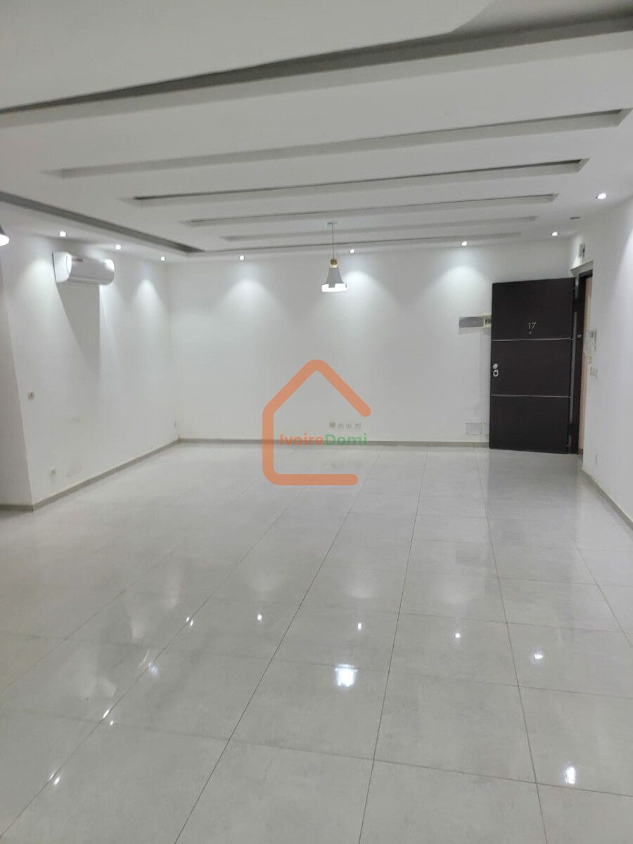 Appartement 4 pièces en vente bassam cité Italia 2