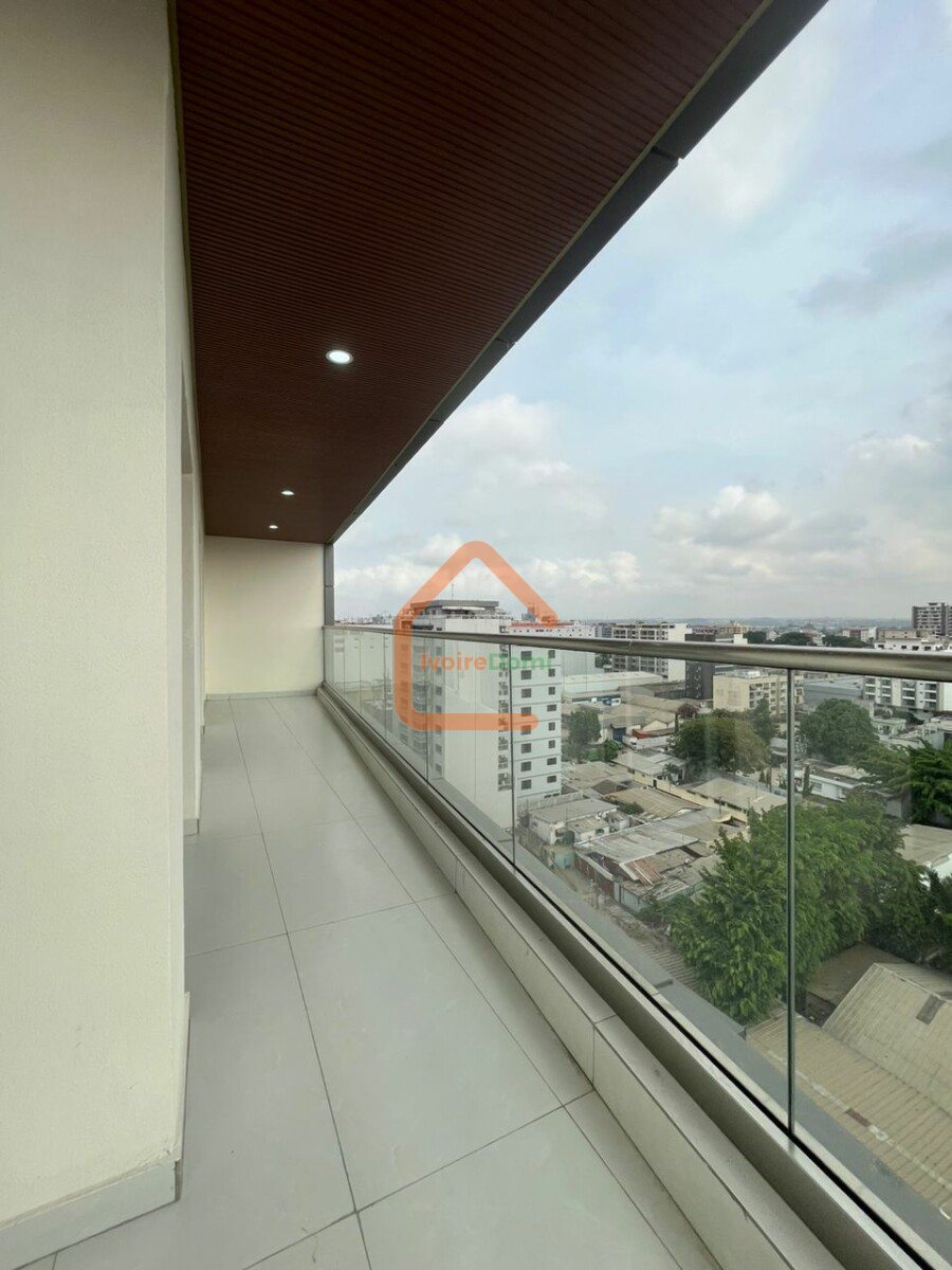 Appartement meublé 4 pièces haut standing marcory zone 4