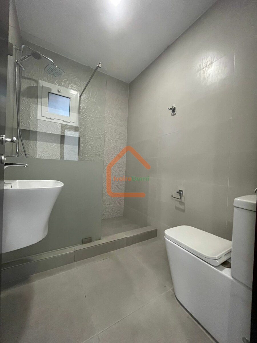 Appartement 4 pièces haut standing marcory zone 4