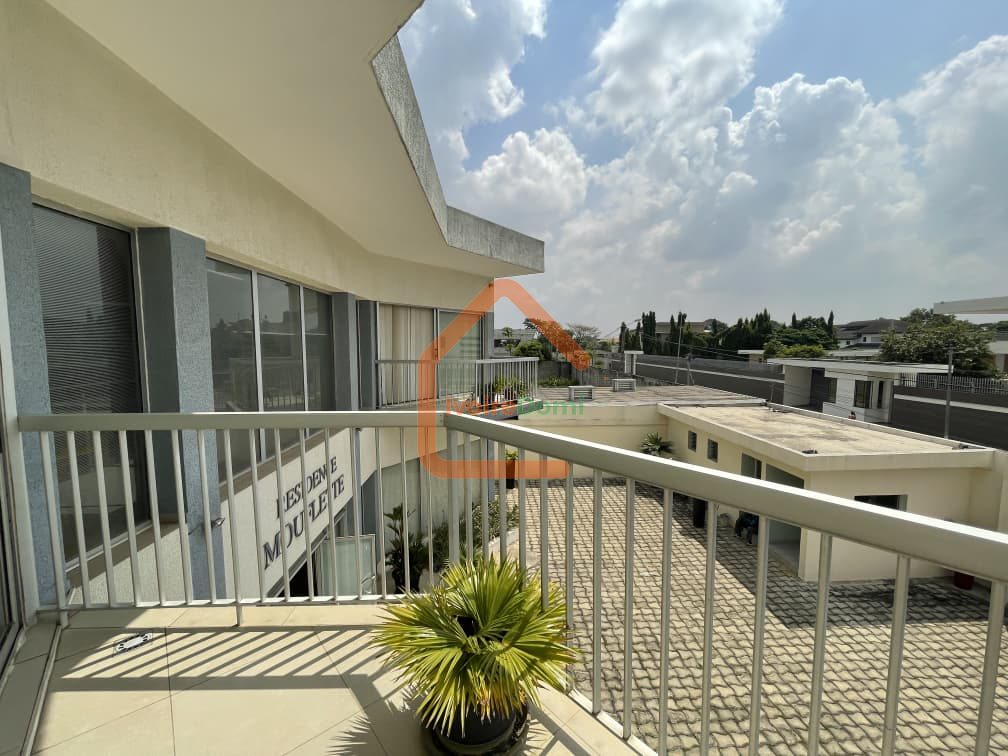 Bureau R+1 rivière Beverlyhills