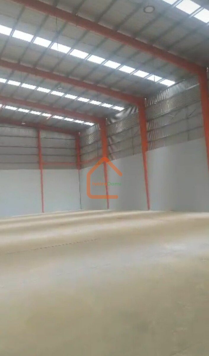 Entrepôt 3500m² koumassi