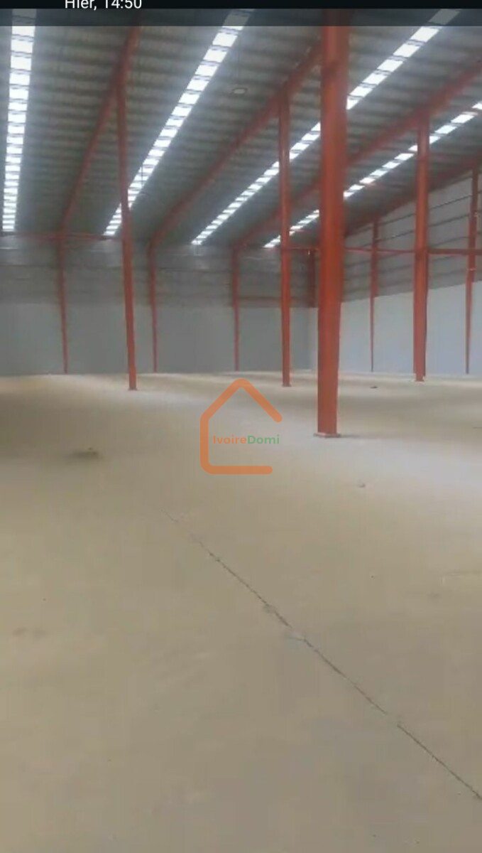 Entrepôt 3500m² koumassi