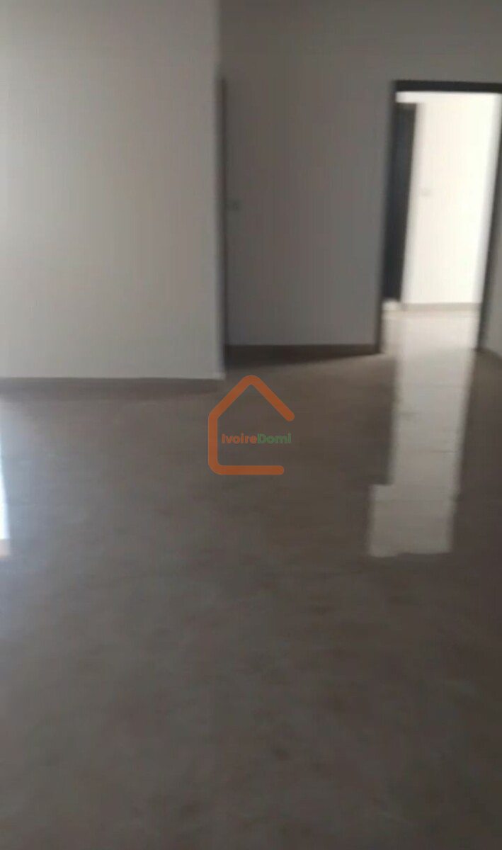 Appartement 3 pièces marcory zone 4
