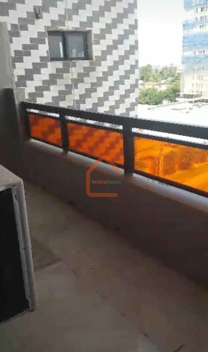 Appartement 3 pièces marcory zone 4